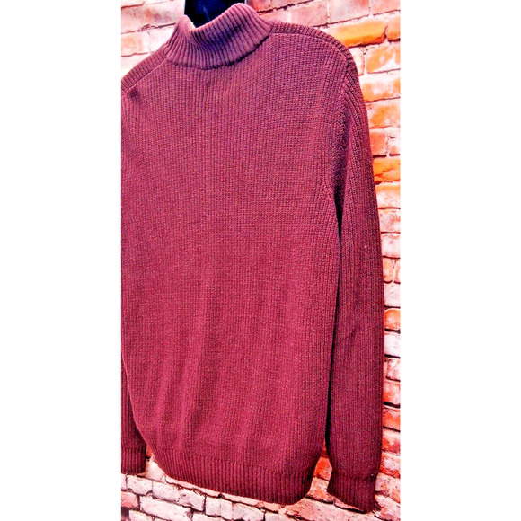 G.H. Bass & Company 1/4 Button Red Wine Colored Henley - Picture 7 of 7